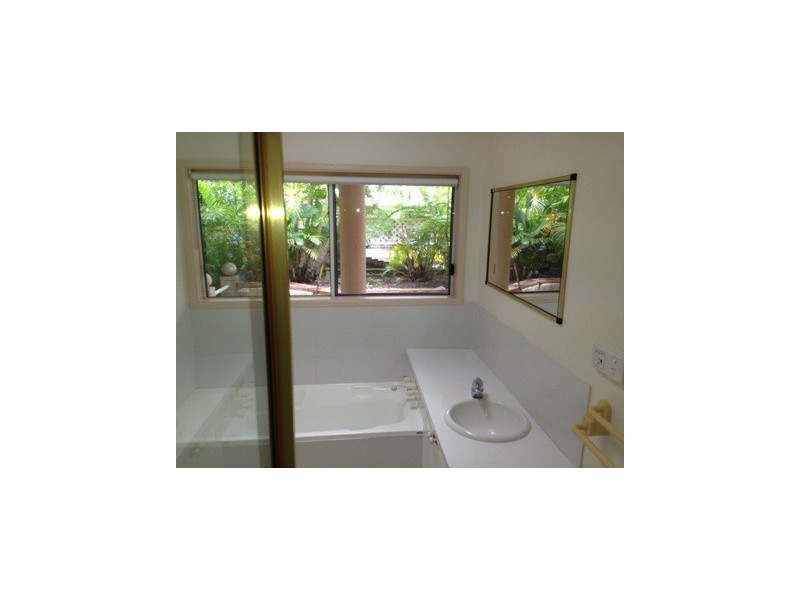 2/30 Macarthur Drive, Cannonvale QLD 4802