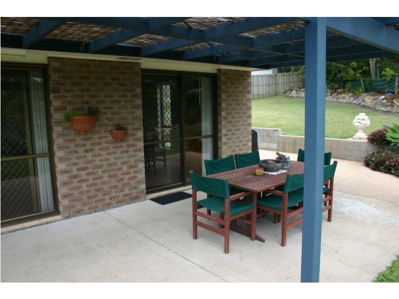 6 Laurence Close, Cannonvale QLD 4802