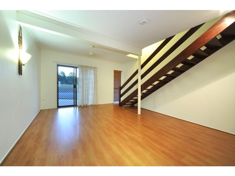 2/11 Tropic Road, Cannonvale QLD 4802