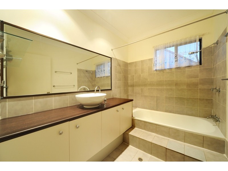 2/11 Tropic Road, Cannonvale QLD 4802