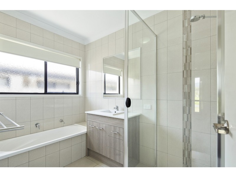 63 South Molle Boulevard, Cannonvale QLD 4802