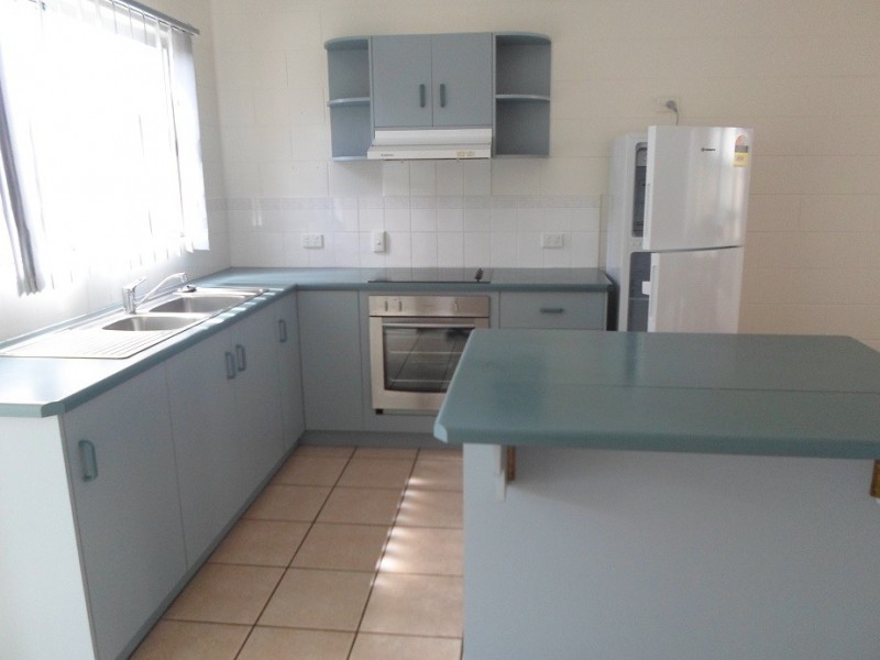 2/5 Eshelby Drive, Cannonvale QLD 4802