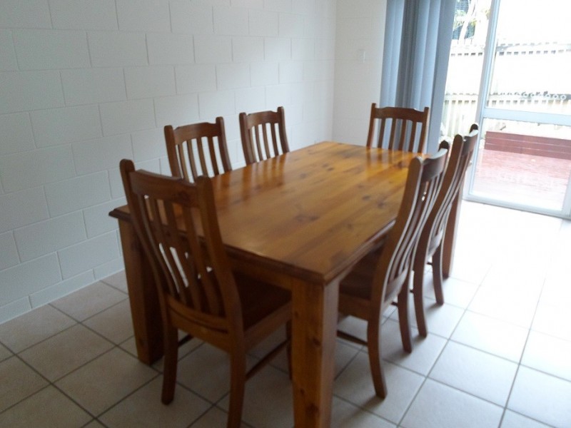 2/5 Eshelby Drive, Cannonvale QLD 4802