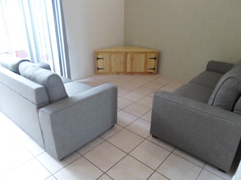 2/5 Eshelby Drive, Cannonvale QLD 4802