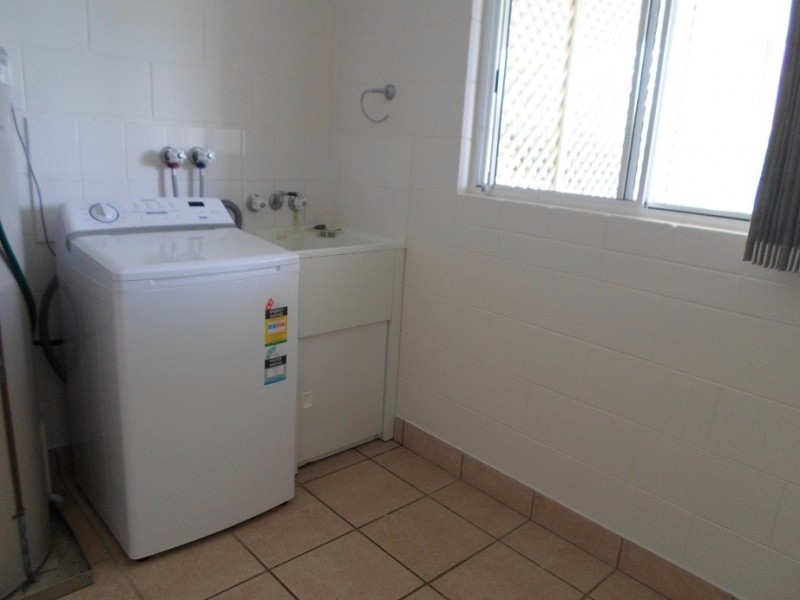 2/5 Eshelby Drive, Cannonvale QLD 4802