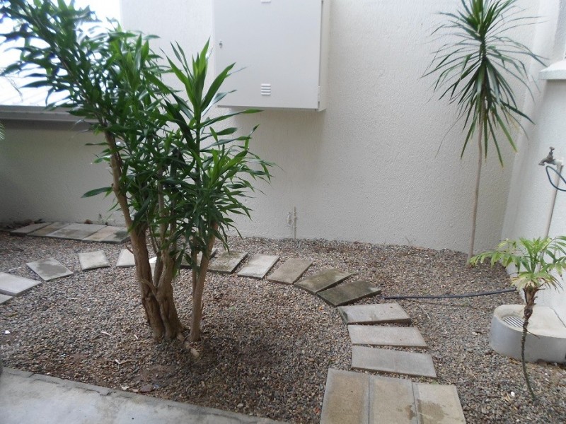 2/5 Eshelby Drive, Cannonvale QLD 4802