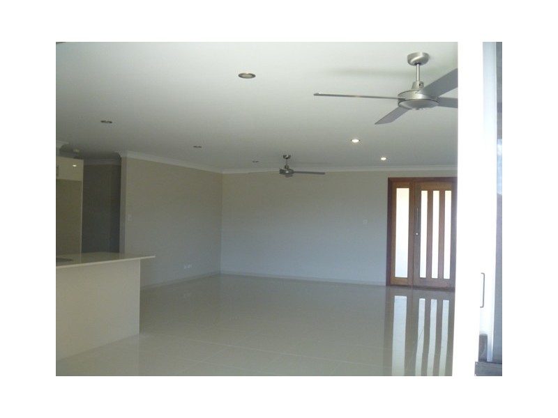 7 Endeavour Circuit, Cannonvale QLD 4802