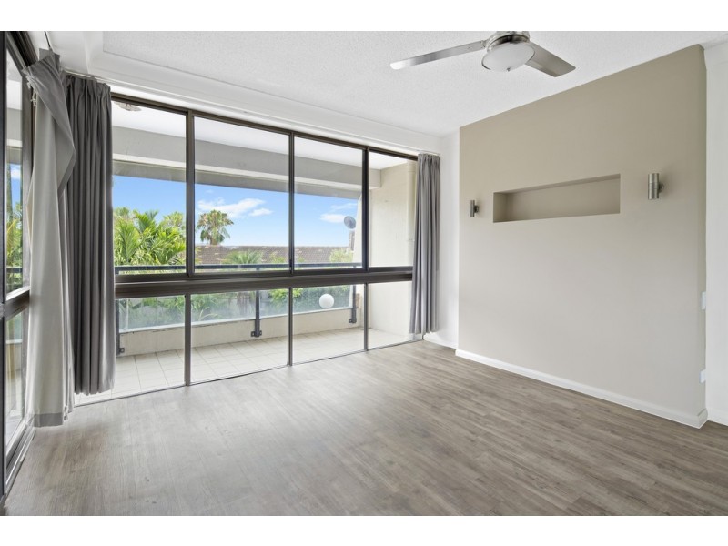 108/2 Eshelby Drive, Cannonvale QLD 4802
