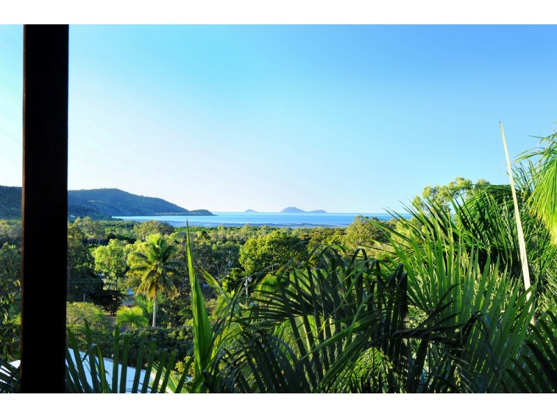 7 South Molle Boulevard, Cannonvale QLD 4802