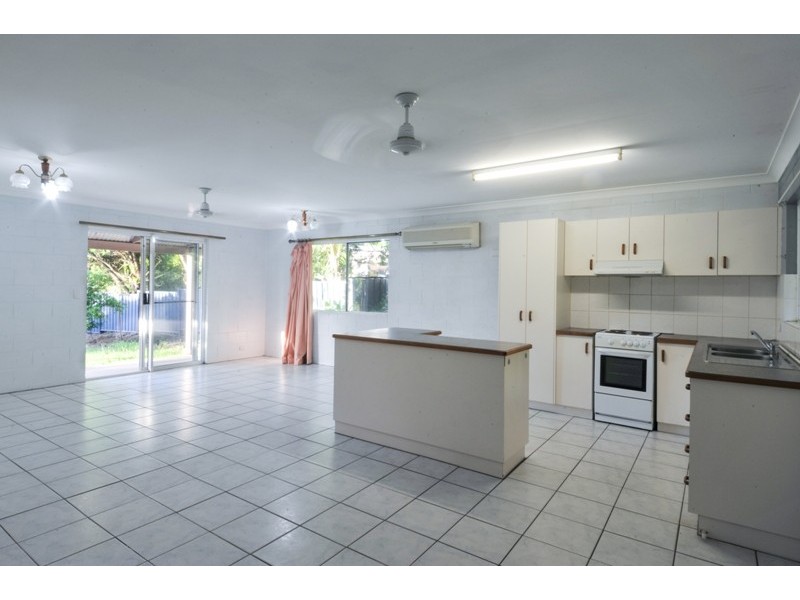 5 William Close, Cannonvale QLD 4802