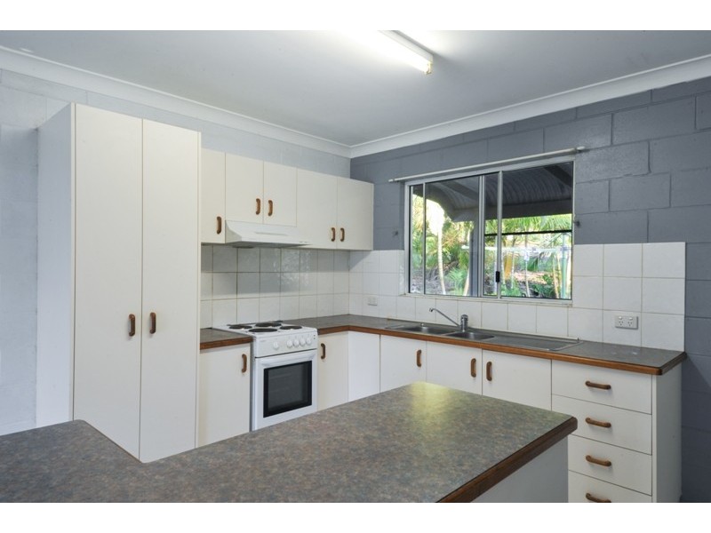 5 William Close, Cannonvale QLD 4802
