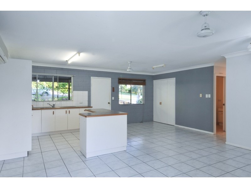 5 William Close, Cannonvale QLD 4802