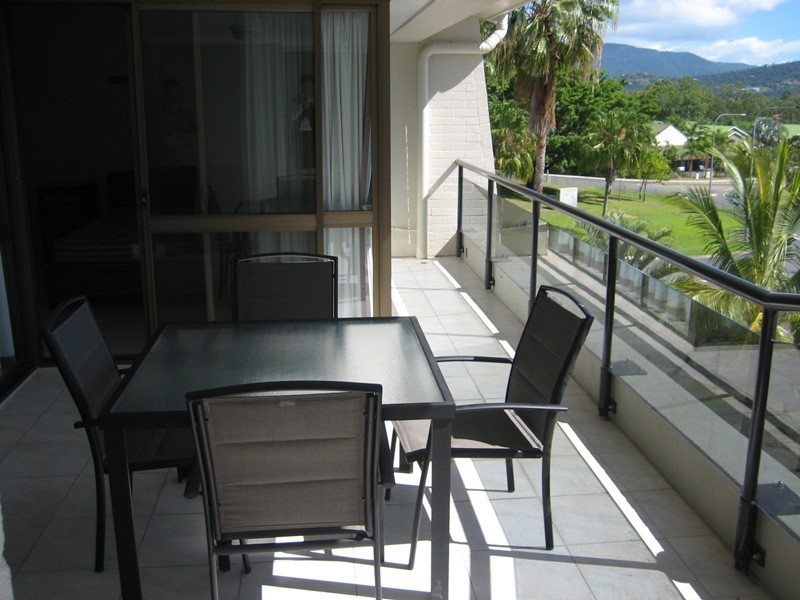 7/2 Eshelby Drive, Cannonvale QLD 4802