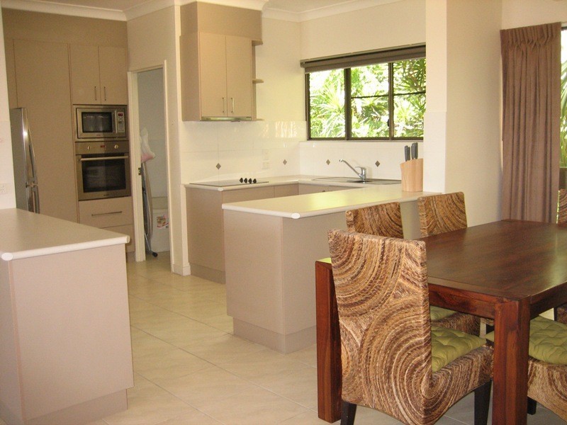 7/2 Eshelby Drive, Cannonvale QLD 4802