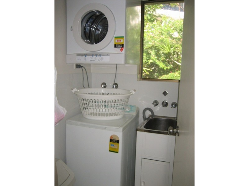 7/2 Eshelby Drive, Cannonvale QLD 4802