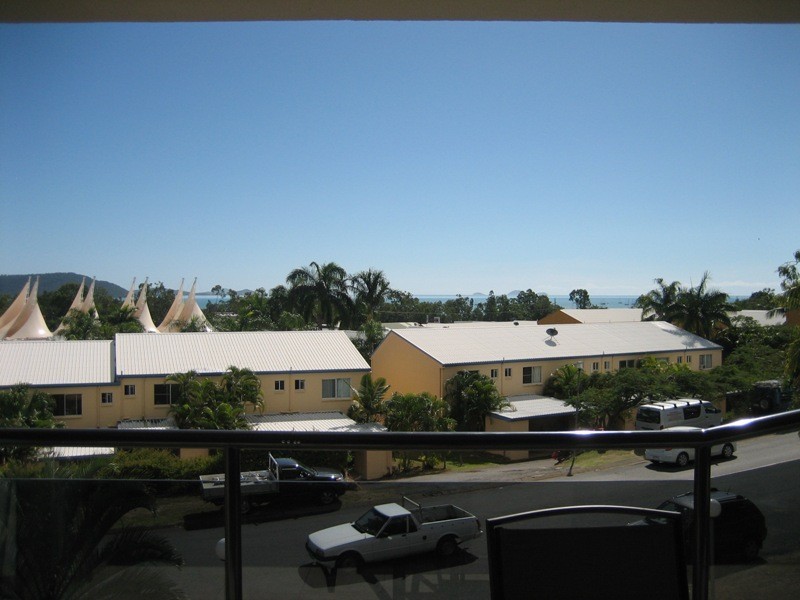 7/2 Eshelby Drive, Cannonvale QLD 4802