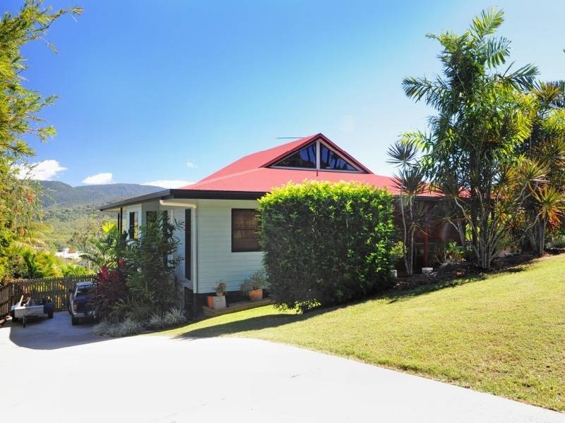 52 Country Road, Cannonvale QLD 4802