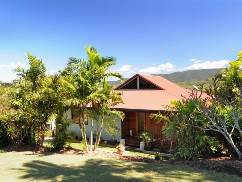 52 Country Road, Cannonvale QLD 4802