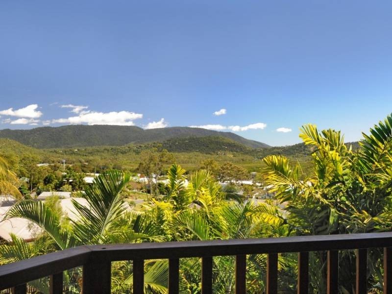 52 Country Road, Cannonvale QLD 4802