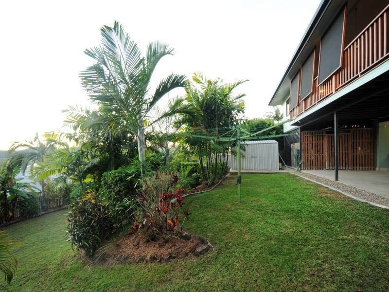 52 Country Road, Cannonvale QLD 4802