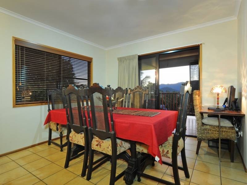 52 Country Road, Cannonvale QLD 4802