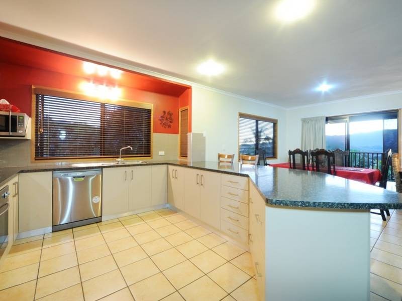 52 Country Road, Cannonvale QLD 4802