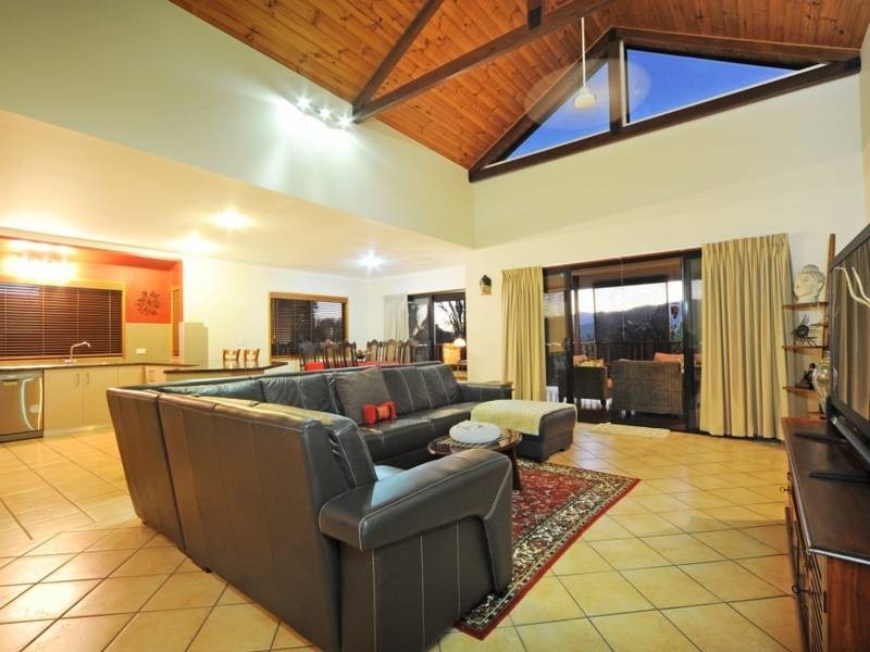 52 Country Road, Cannonvale QLD 4802