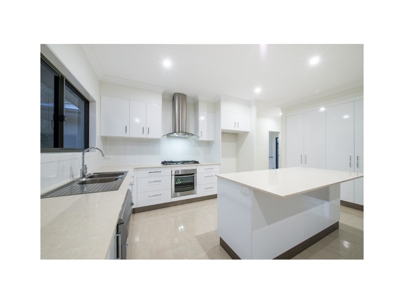 49 Twin Creek Court, Cannonvale QLD 4802