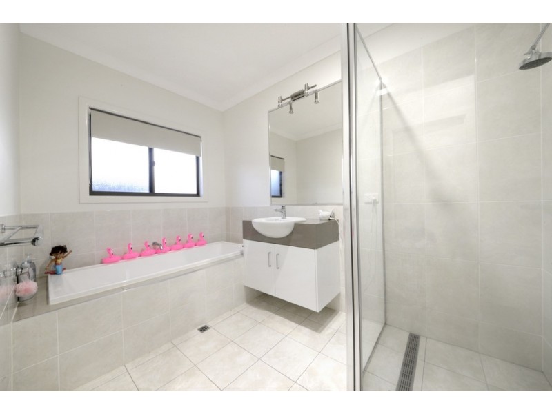 49 Twin Creek Court, Cannonvale QLD 4802