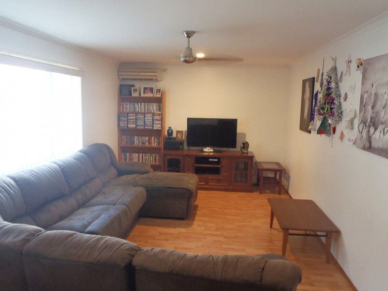 1 Esk Terrace, Cannonvale QLD 4802