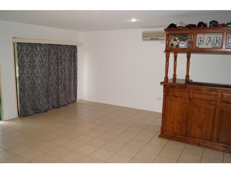 1 Esk Terrace, Cannonvale QLD 4802