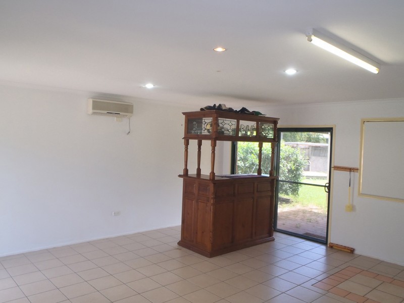 1 Esk Terrace, Cannonvale QLD 4802