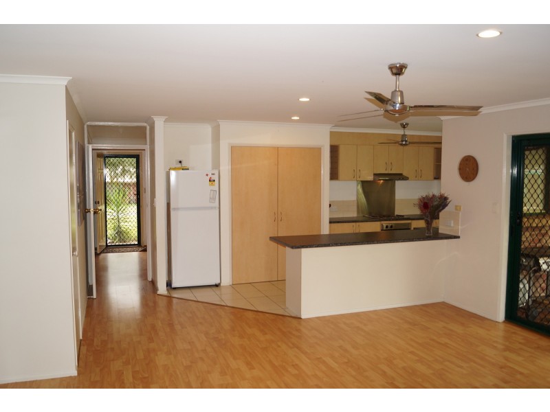 1 Esk Terrace, Cannonvale QLD 4802