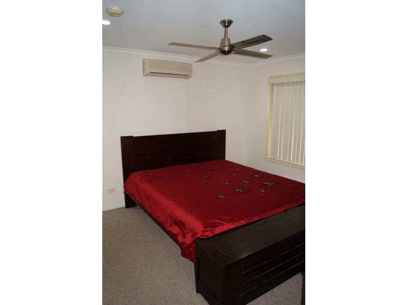 1 Esk Terrace, Cannonvale QLD 4802