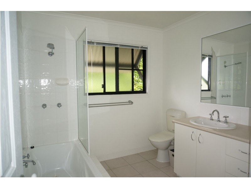 9/16 Beach Road, Cannonvale QLD 4802