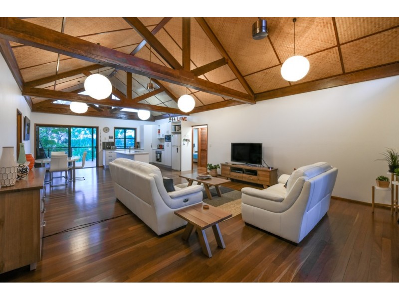 7 Daydream Court, Cannonvale QLD 4802