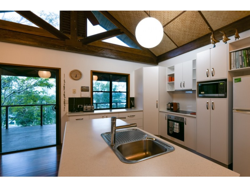 7 Daydream Court, Cannonvale QLD 4802