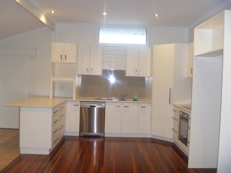 7 Herring Lane, Cannonvale QLD 4802