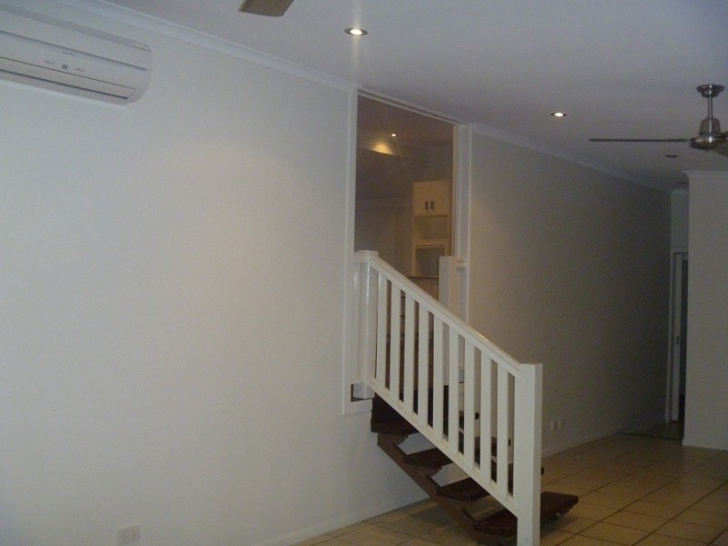 7 Herring Lane, Cannonvale QLD 4802