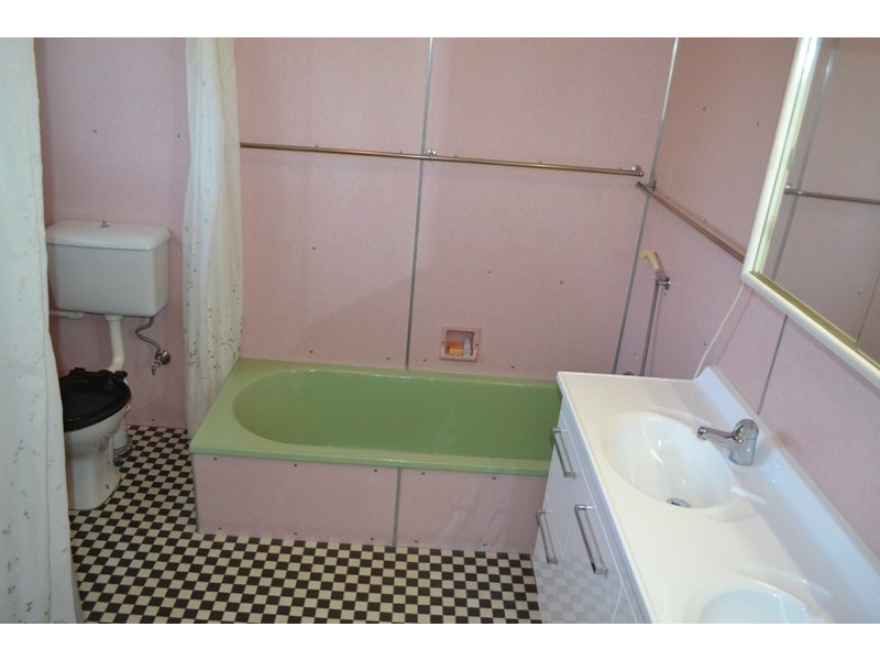 15 Davy Avenue, Proserpine QLD 4800