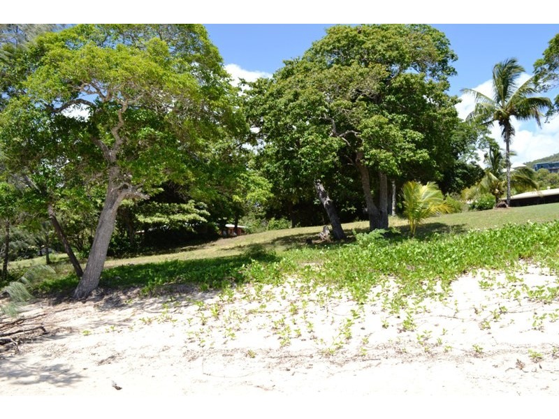 62 Gloucester Avenue, Hideaway Bay QLD 4800