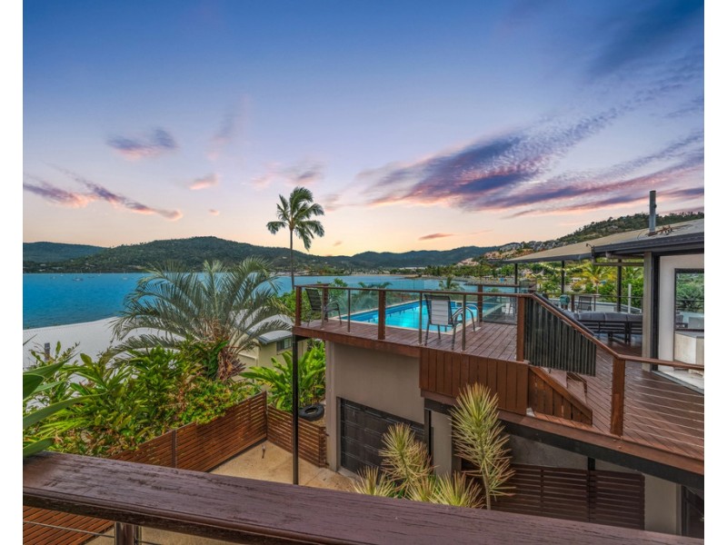 12 Ocean View Avenue, Airlie Beach QLD 4802