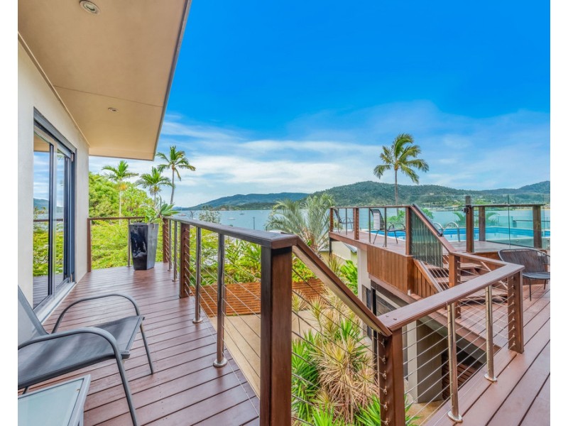 12 Ocean View Avenue, Airlie Beach QLD 4802