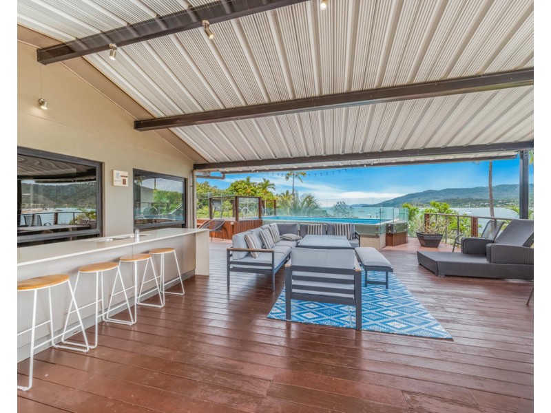 12 Ocean View Avenue, Airlie Beach QLD 4802