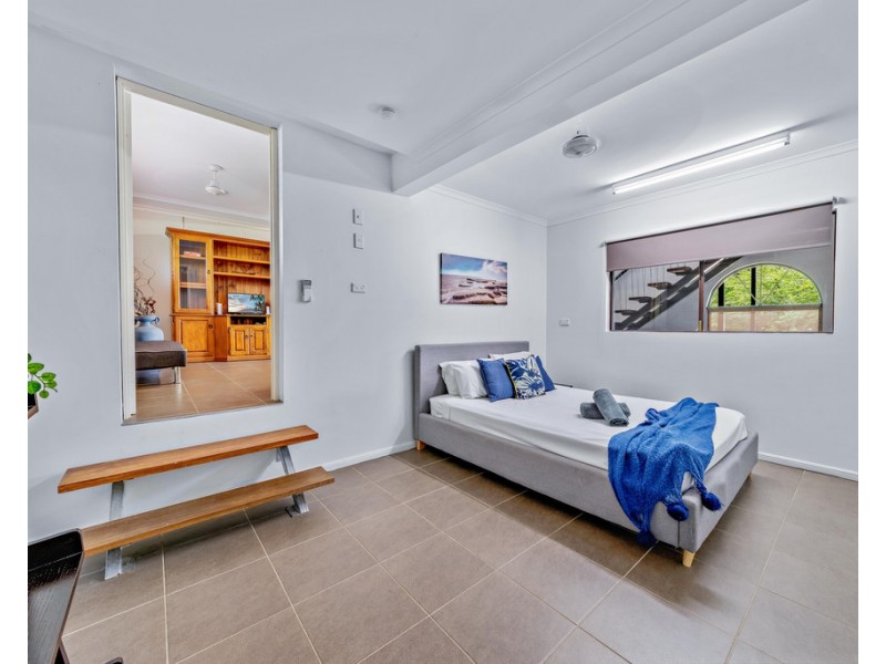 12 Ocean View Avenue, Airlie Beach QLD 4802