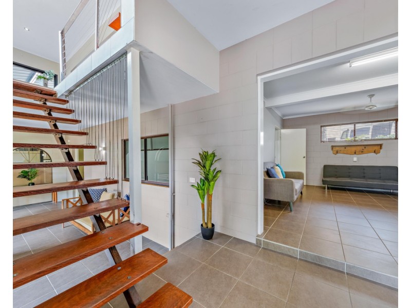 12 Ocean View Avenue, Airlie Beach QLD 4802