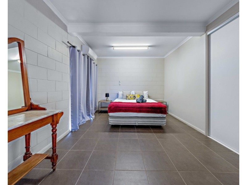 12 Ocean View Avenue, Airlie Beach QLD 4802