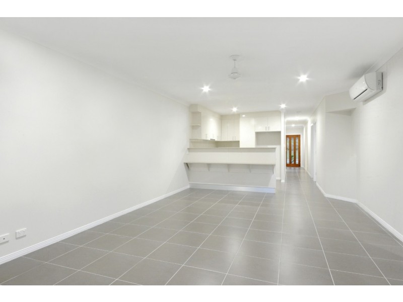 1/54 South Molle Boulevard, Cannonvale QLD 4802