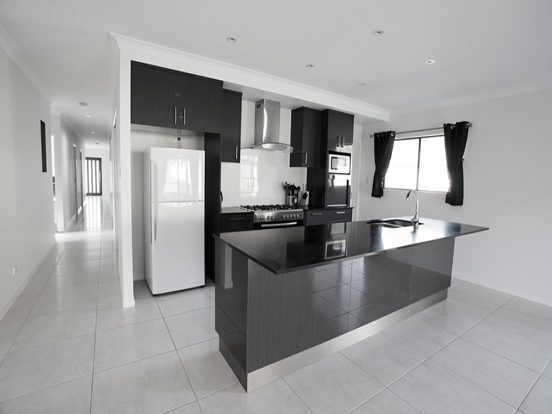 14 Twin Creek Court, Cannonvale QLD 4802