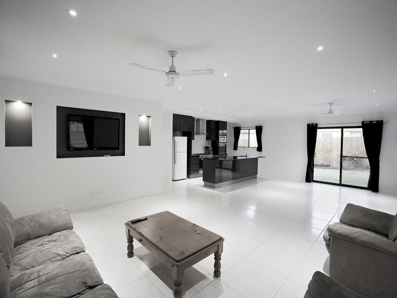 14 Twin Creek Court, Cannonvale QLD 4802